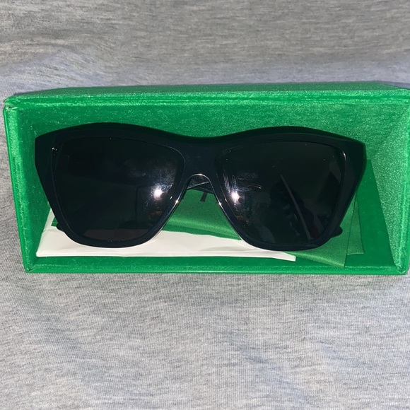 BOTTEGA VENETA Sun Glasses - Picture 12 of 14